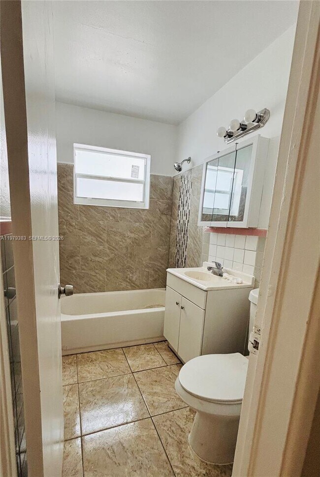 Photo - 825 NE 7th St Unit rear