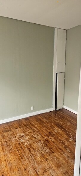 Photo - 305 E Main St