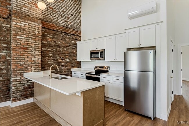 Photo - 106 Hotel St