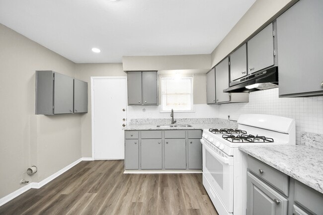 Photo - 1736 Crestdale Dr Unit 5