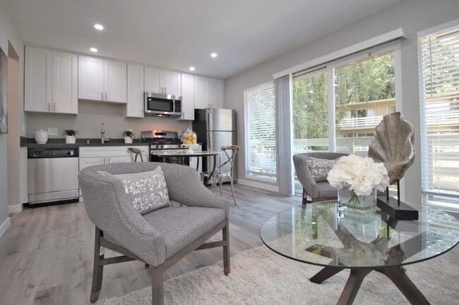 Photo - Redwood Creek Apartments