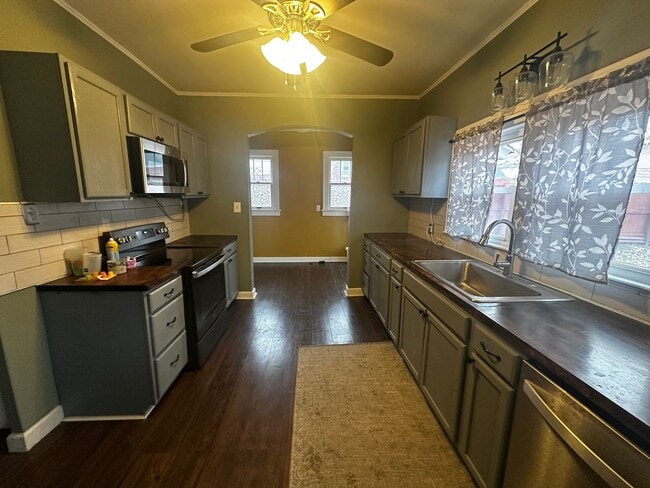 Photo - 2325 W Circle Dr