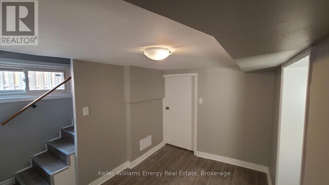 Photo - 201 Celina St