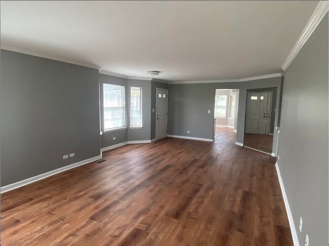 Photo - 2111 Camden Ln