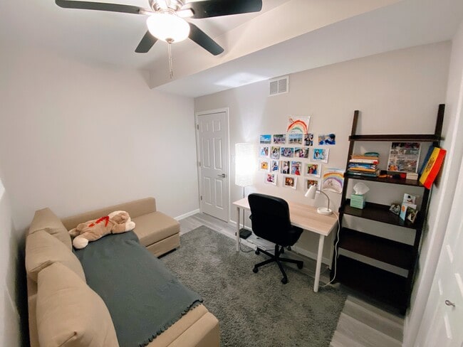 Photo - 1523 W Fry St Unit 2F