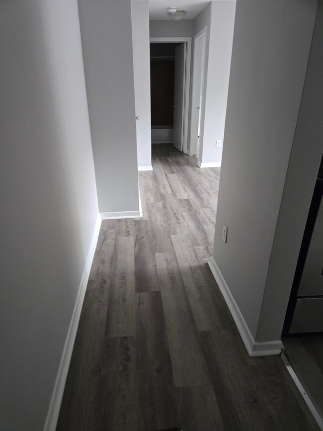 Photo - Comfortable 1-Bedroom Apartment – Heat & Hot Water Included! *PET Friendly* Unit 0002