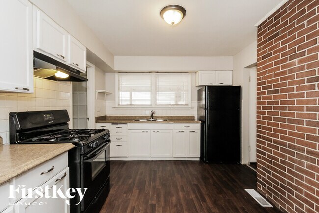 Photo - 1322 Carol Pl