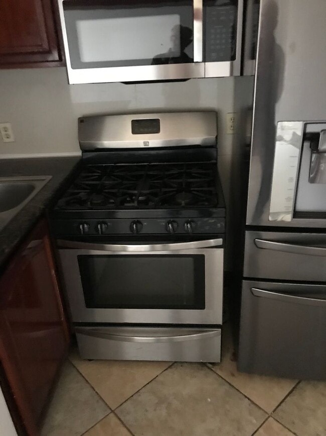 Photo - The Perfect Family Oasis in Oakland !