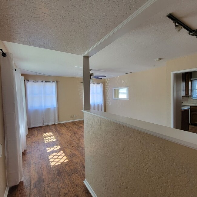 Photo - Adorable 2 bed 1.5 bath house with HUGE yard!!