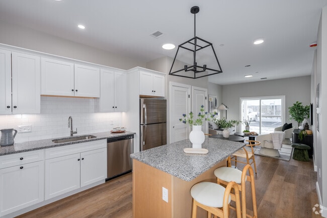 Interior Photo - 150 Draper Ave