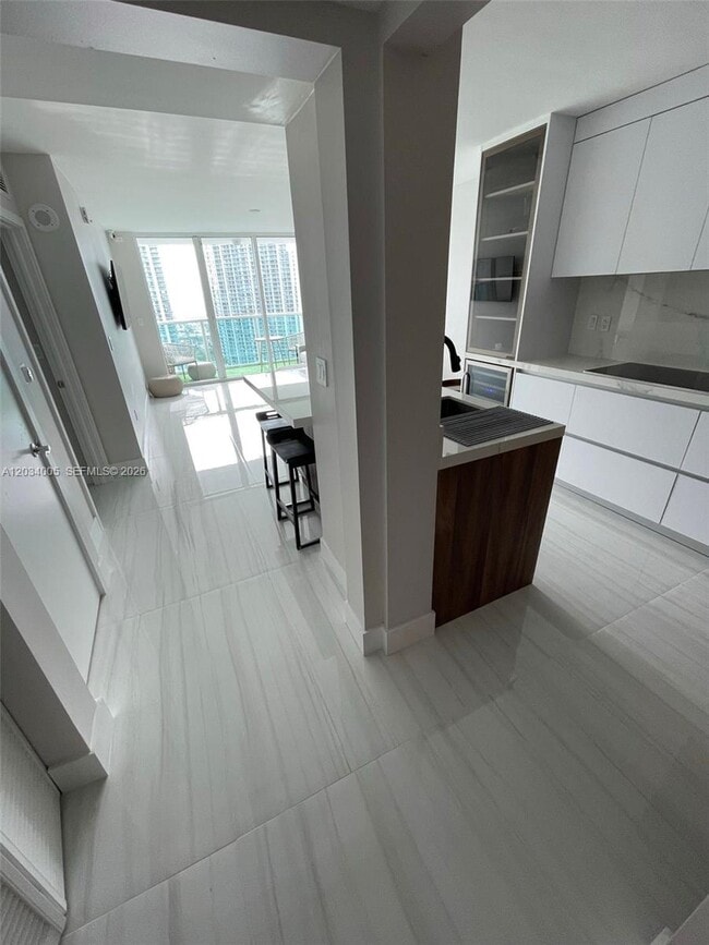 Photo - 31 SE 5th St Unidad 3103