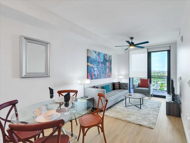 Building Photo - 817 N 6th St Unit ID1047113P Rental