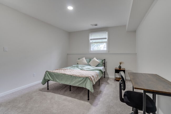 Photo - 3700 Roxbury Ln