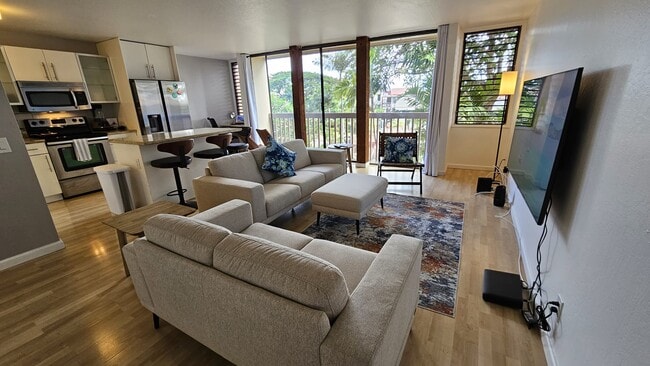 Living Room, Floor to Ceiling Window Views - 84-754 Ala Mahiku St Unidad 91B Rental