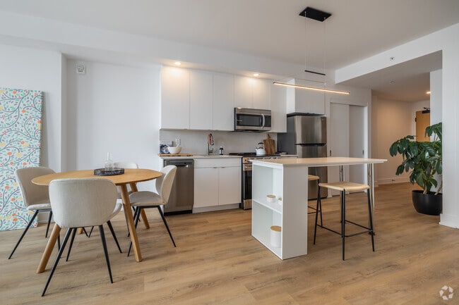 929 Richmond 1BR, 1BA - 746SF - Kitchen - 929 Richmond