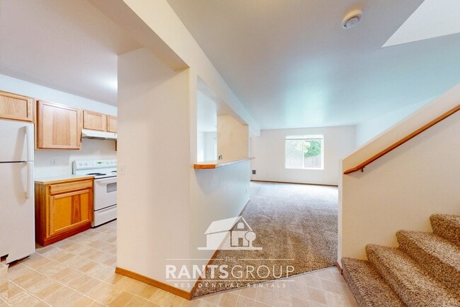 Building Photo - 811 S 3rd Ave SW Unit A