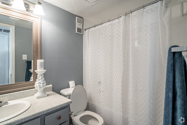 2BR, 1BA - 807SF - Casa Nube