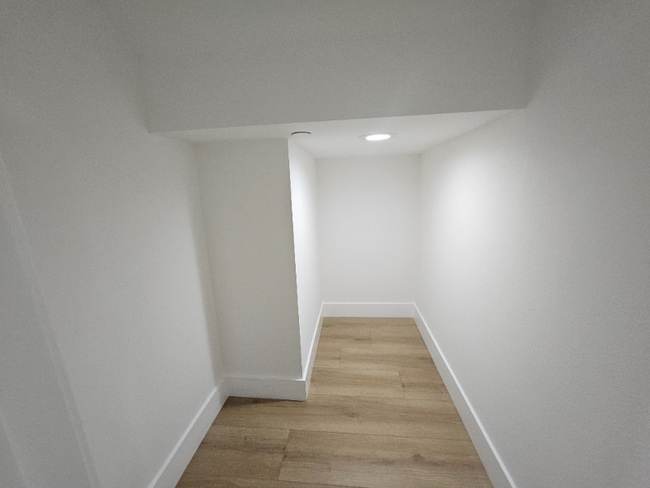 Photo - 1624 W 205th St