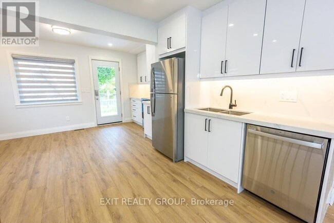 Photo - 250 Ashley St