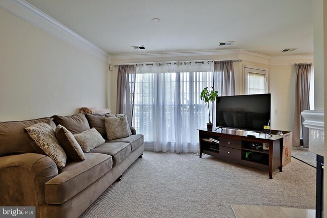 Building Photo - 9246 Cardinal Forest Ln Unit 301