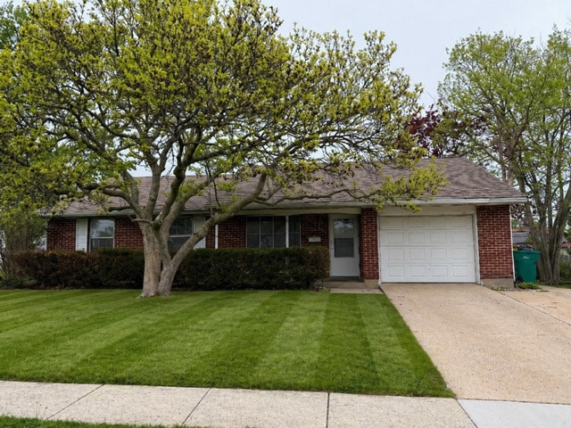 Building Photo - 713 Essex Ave