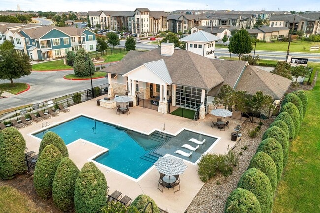 ¡Bienvenido a casa a Bexley at Tech Ridge!