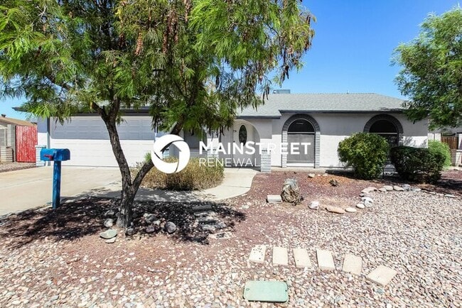Building Photo - 3 Bedroom Pet-Friendly Home in Glendale, AZ with Main Street Renewal