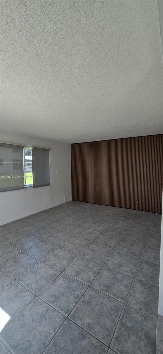 Building Photo - 2120 Sherwood Forest Blvd Rental