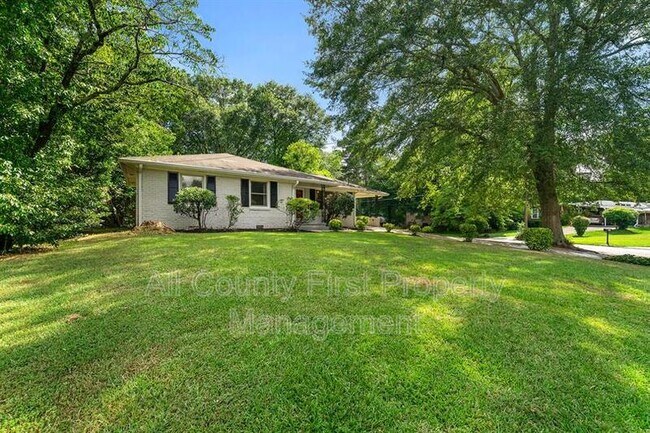 Photo - 2461 Fontaine Cir