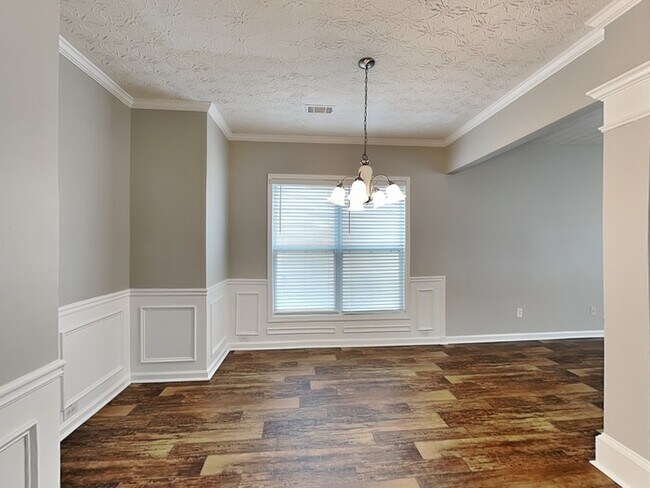 Photo - Fantastic 4 Bedroom Home! Located in Fairb...