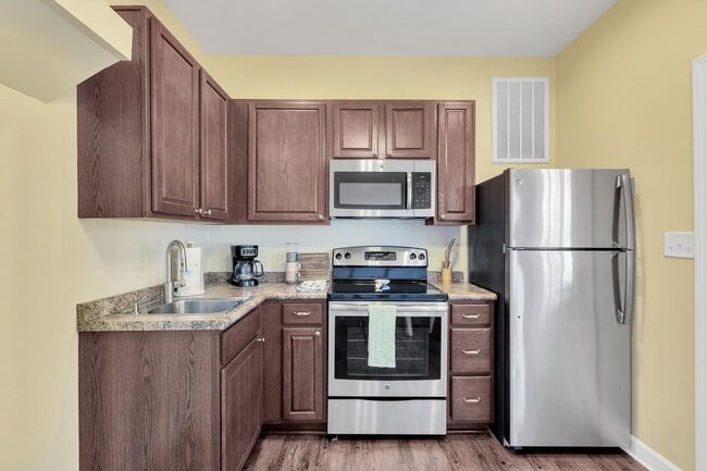 Photo - Fully furnished 1 bedroom 1 bath Unit B