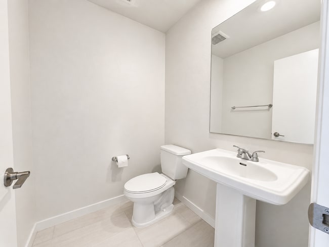 Photo - Beautiful and almost Brand New 3 Bedroom House in Citro, Fallbrook for Rent