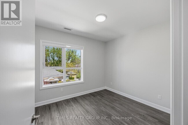 Photo - 369 Hunter St W Unit 104