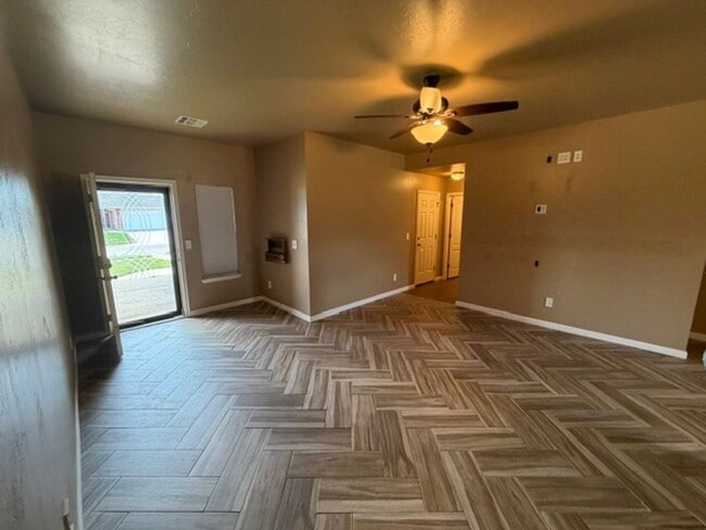 Photo - Adorable OKC home with 3 bed, 2 bath, 2 car garage in Mustang Schools!