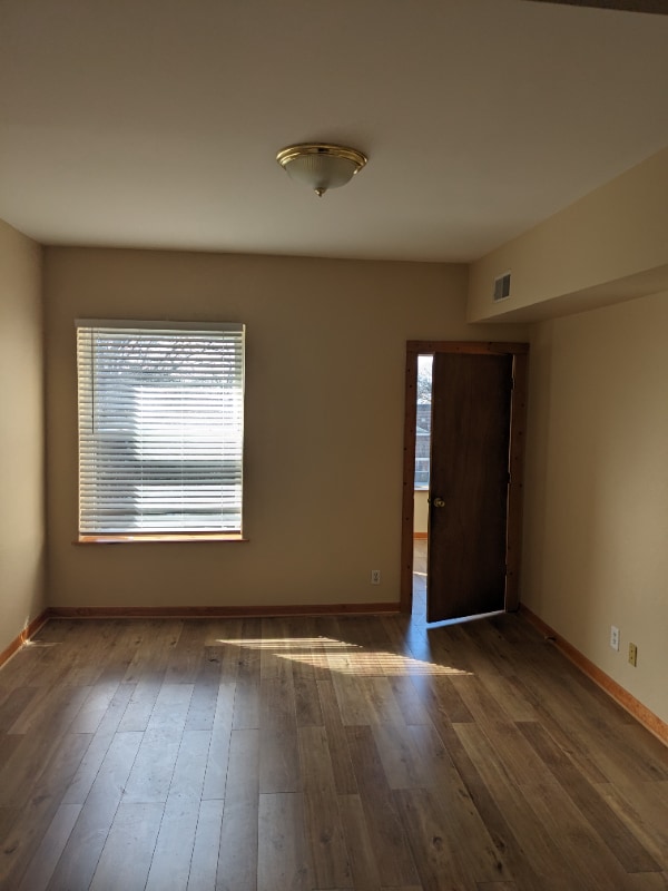 Photo - 7443 S Paxton Ave Unit 3rd Floor