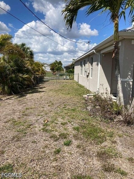 2637 NW 1st St