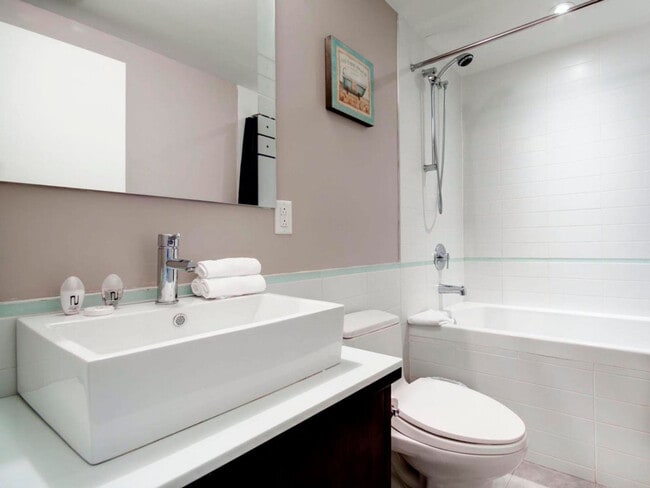 Photo - 345 Rue De la Gauchetière O Unit SI ID1222994P