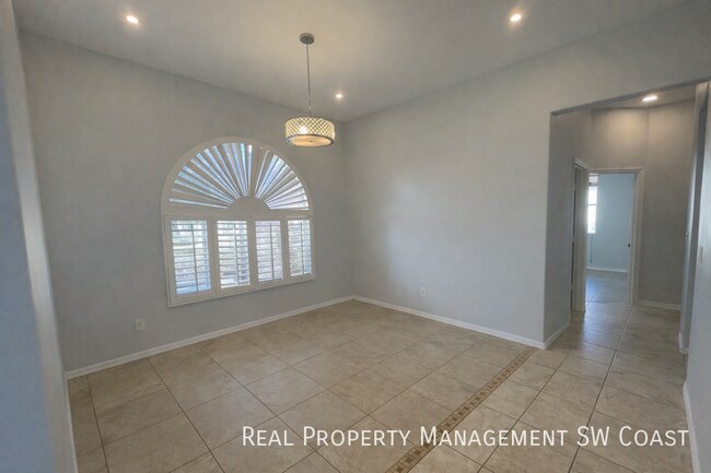 Photo - 816 Grand Rapids Blvd