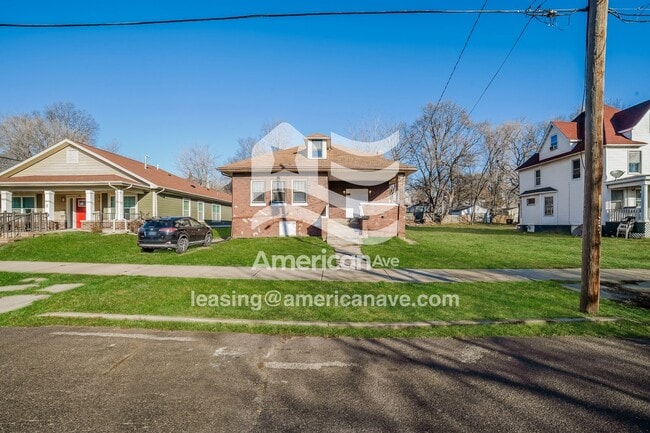 Photo - 717 E La Salle St