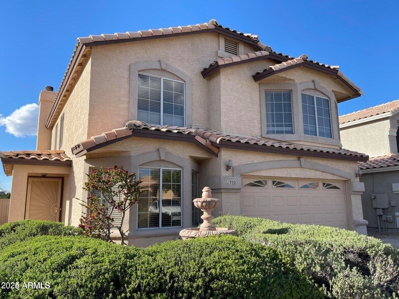 Photo - 1702 E Blackhawk Dr House