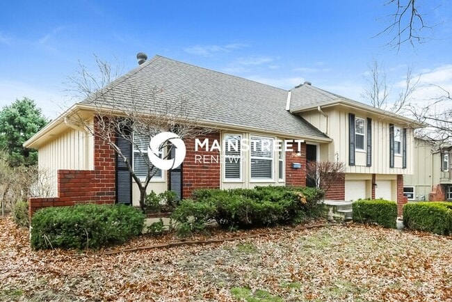 4 Bedroom Pet-Friendly Home in Independence, MO with Main Street Renewal