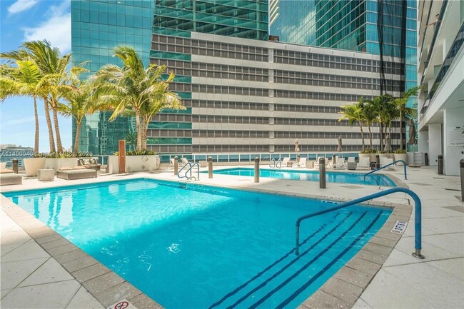 Building Photo - 200 S Biscayne Blvd Unit 4314 Rental