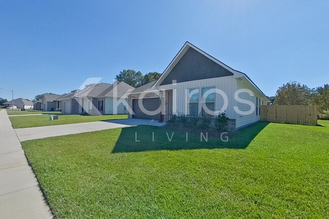 Photo - 100 Hendrix Rd