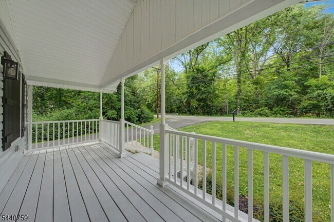 Photo - 8 Oak Rd