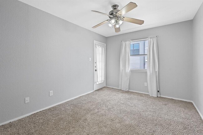 Photo - 2104 Cullen Ave Unit 4-224