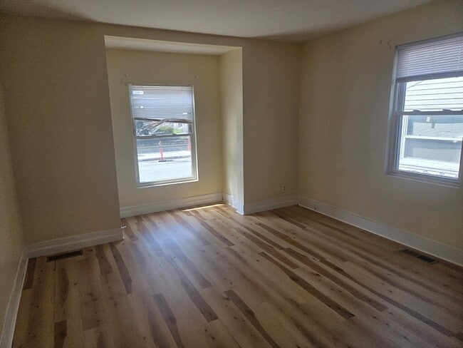 Photo - 210 Farnham St Unit 1