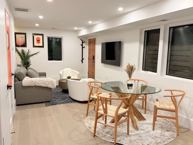 Photo - 4803 Butterworth Pl NW