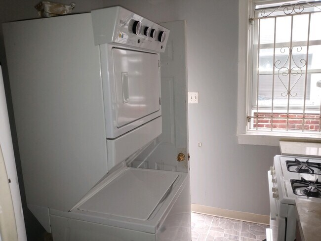 Photo - 4820 Sansom St Unit 2
