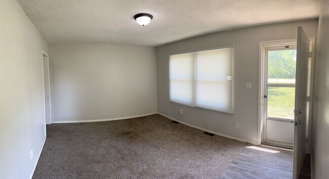 Photo - Charming 3-bedroom, 1.5-bathroom home available for rent in Clearwater, KS!