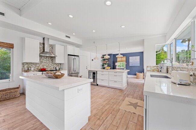 Photo - 145 Beacon Ln